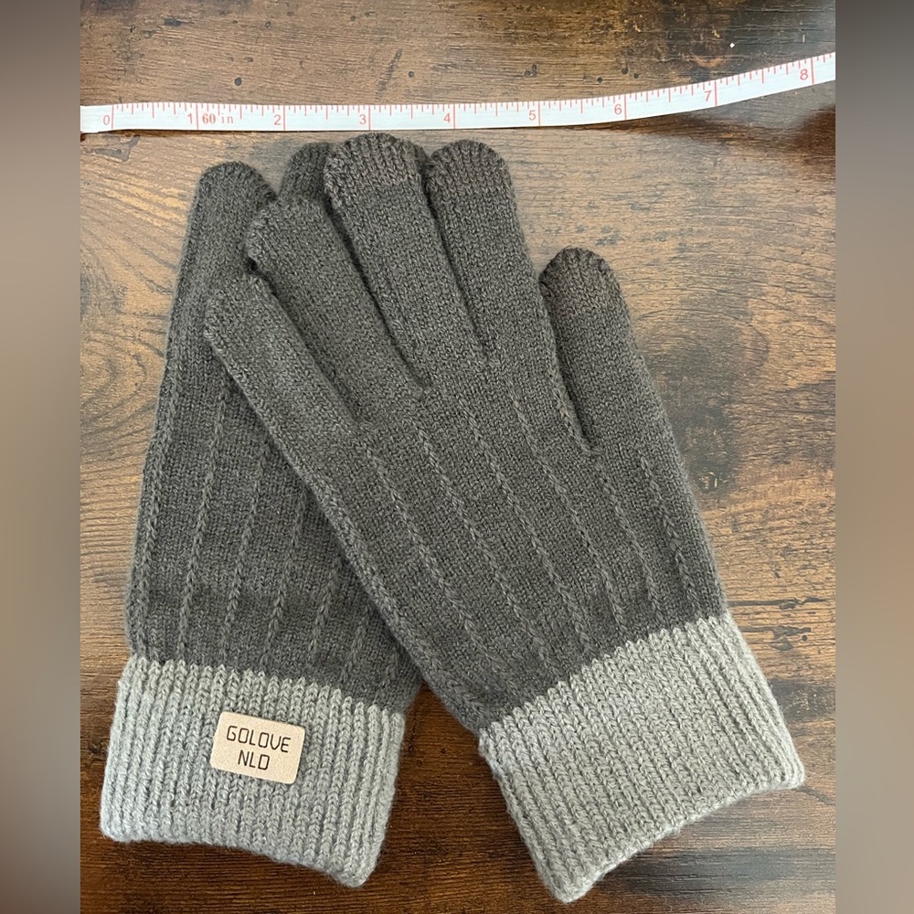 NWT Winter Stretchy Knit Touch Screen Gloves. Tan Brown gray trim warm Unisex - Picture 4 of 4